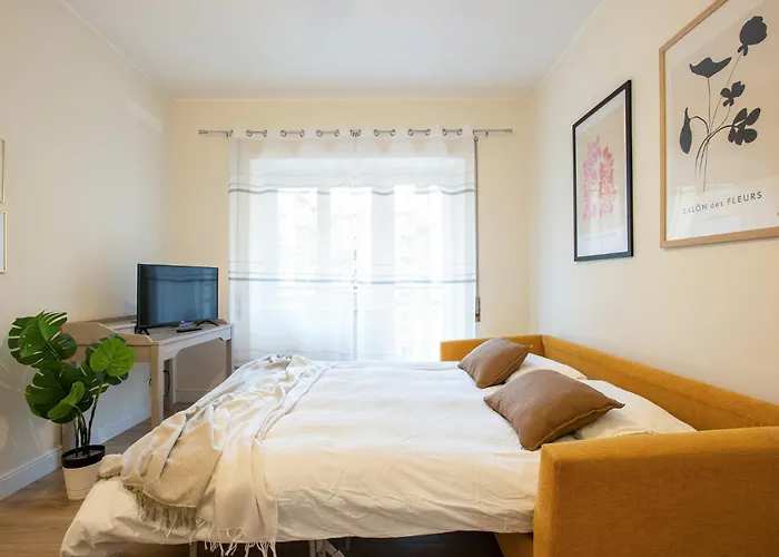Moderno Tuscolana 2 Bdr And Living Metro A *