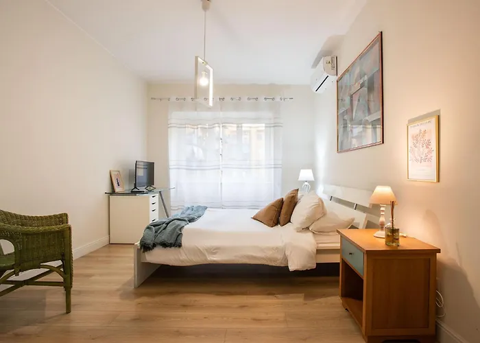 Moderno Tuscolana 2 Bdr And Living Metro A Rome
